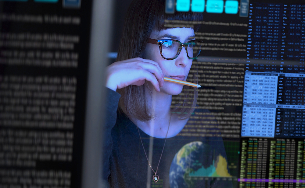 Female advertiser making data-supported optimizations using Nelsen's cross study design and sampling solution.